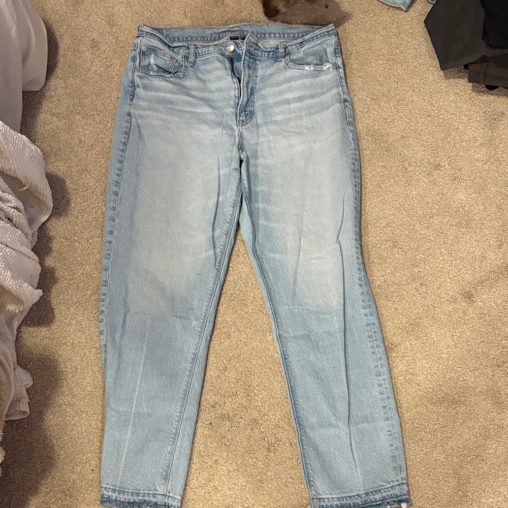American Eagle Outfitters Light Blue Boyfriend Jeans